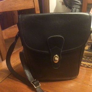 Michael Green Black Leather bucket purse with adjustable shoulder strap